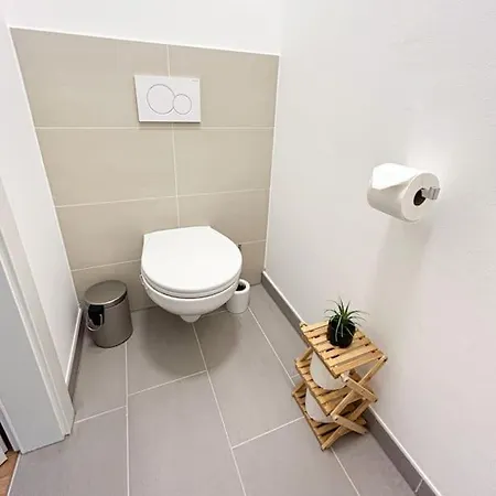 Ruhiger Familientraum Fuers Wochenende Oder Laengerfristigen Aufenthalt وينر نويشتاد